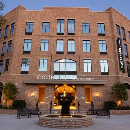 Courtyard Thomasville Downtown Экстерьер фото